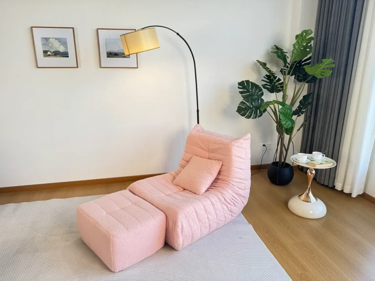 Modern style pink cloud-shaped single compressed sofa, suitable for living room/bedroom decoration.